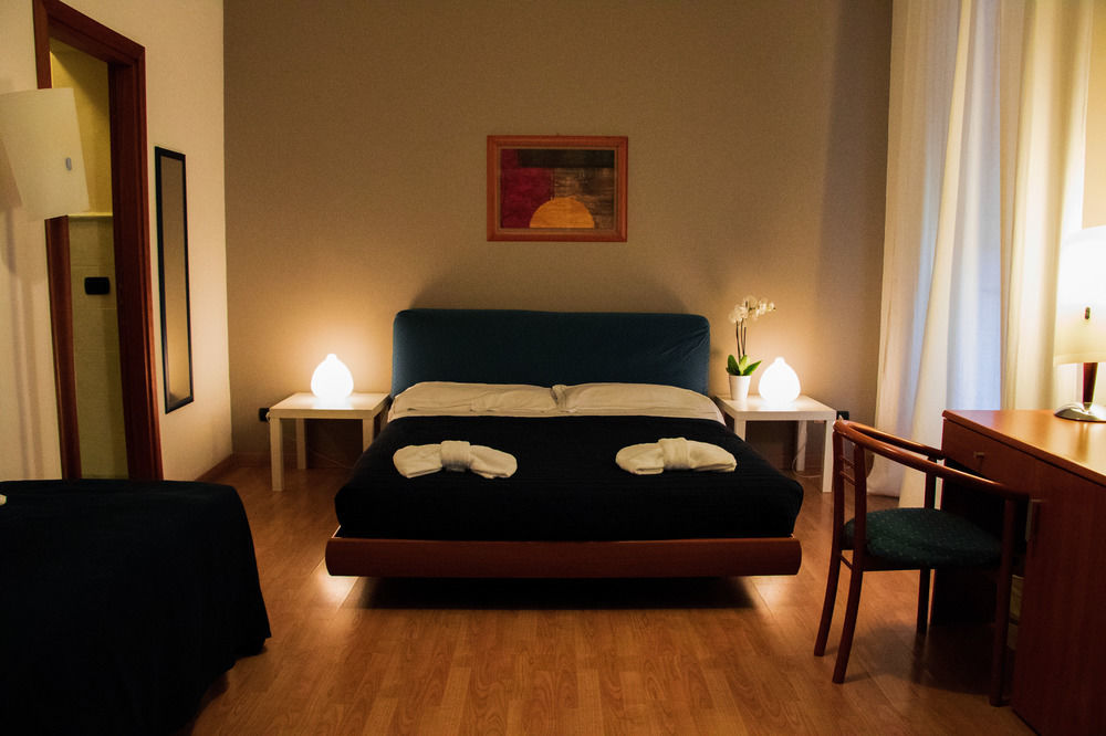 Stesicoro Inhabit - Center Pensión 3*