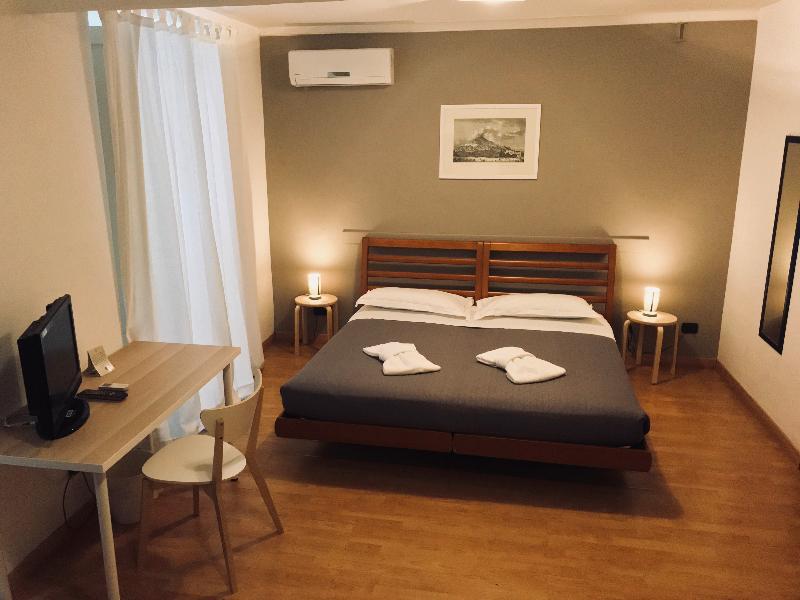 Stesicoro Inhabit - Center Pensión 3*